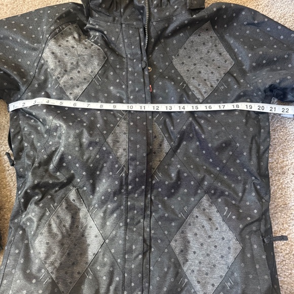 Ride Women's Ski/snowboard Jacket (Like New) - Picture 13 of 14